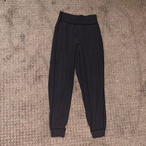 dark grey lululemon joggers